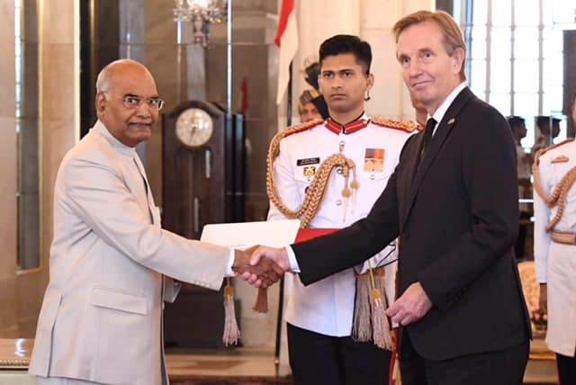 New Ambassador of Iceland presents credentials to President - mynd